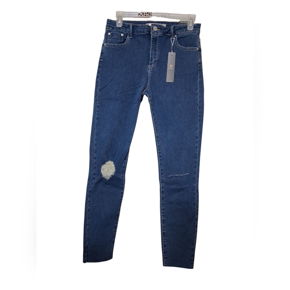 Tractr “Diane” Mid Rise Blue Jeans Indigo Dyed Garment Distressed Knee Size 6/28